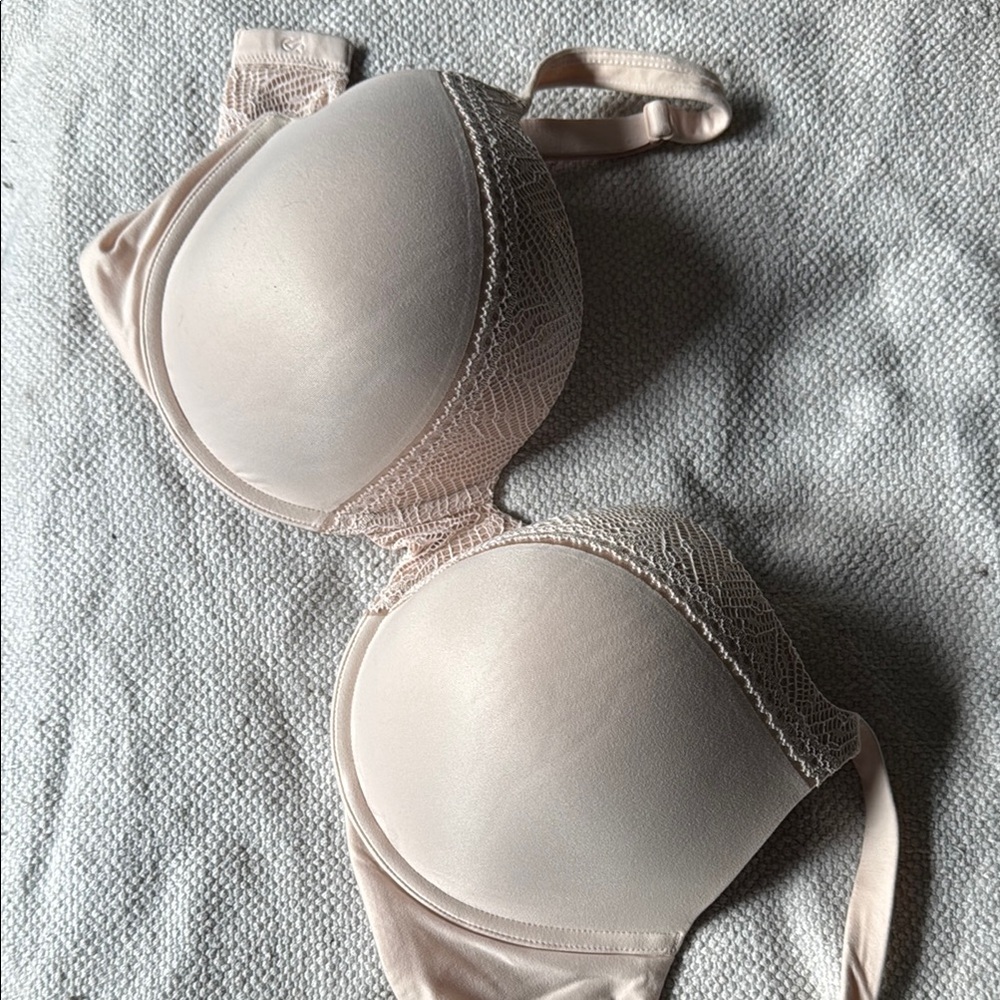 Victoria's Secret Cream Padded Underwire Bra